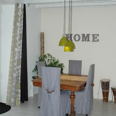 Les Aillouds Holiday home Sechilienne
